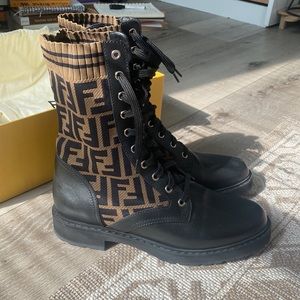 FENDI Rockoko black leather biker boots